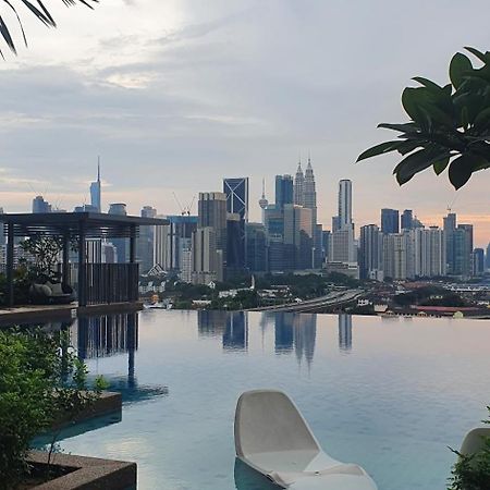 Studio Near Klcc And Lrt With Superb View Kuala Lumpur Buitenkant foto