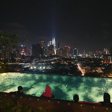 Studio Near Klcc And Lrt With Superb View Kuala Lumpur Buitenkant foto