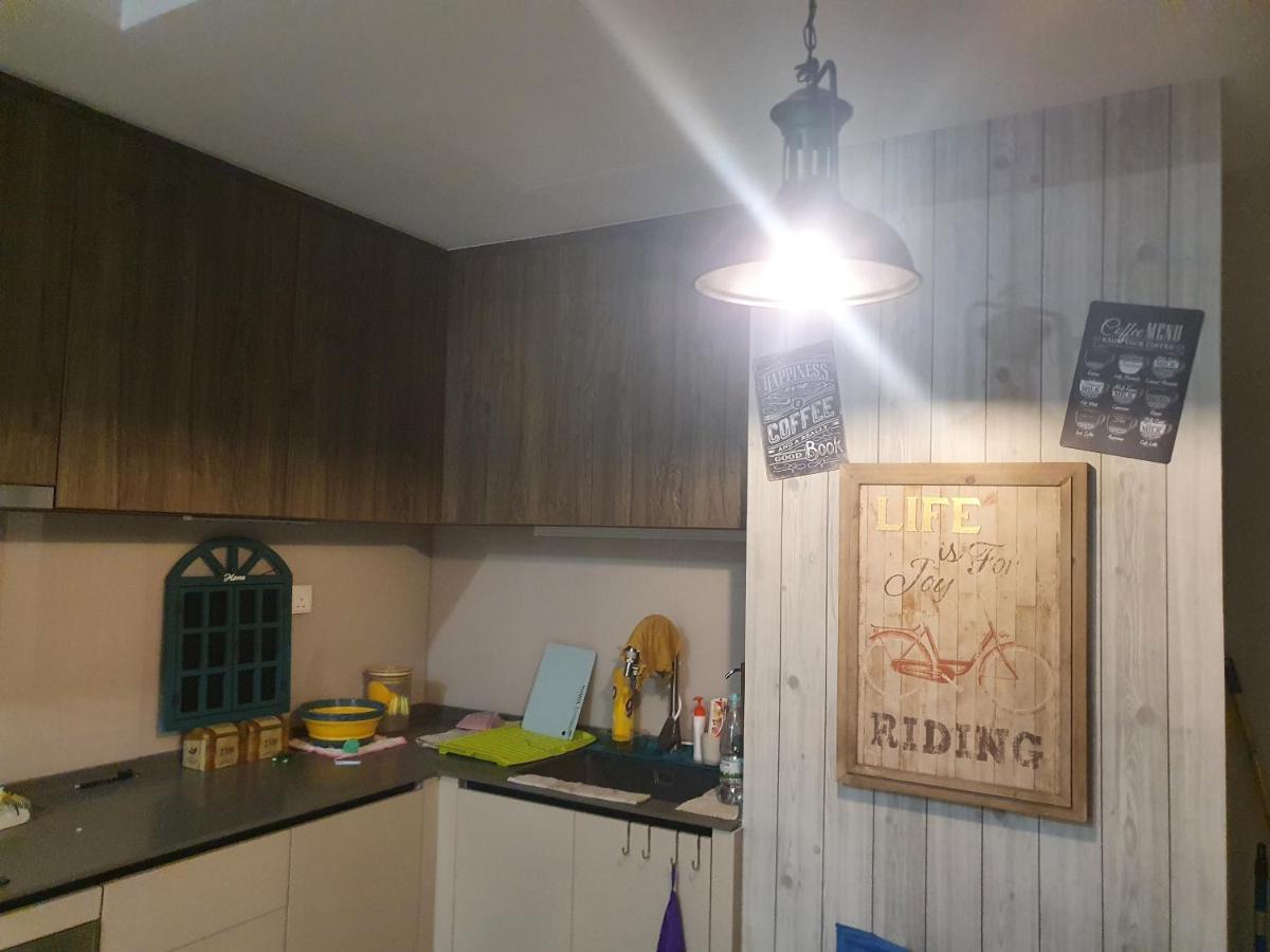 Studio Near Klcc And Lrt With Superb View Kuala Lumpur Buitenkant foto