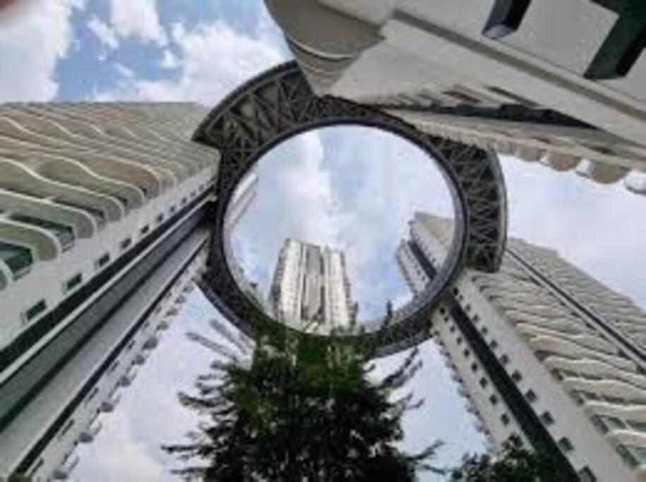 Studio Near Klcc And Lrt With Superb View Kuala Lumpur Buitenkant foto